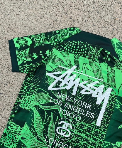 STÜSSY X “ナイジェリア” ジャージ